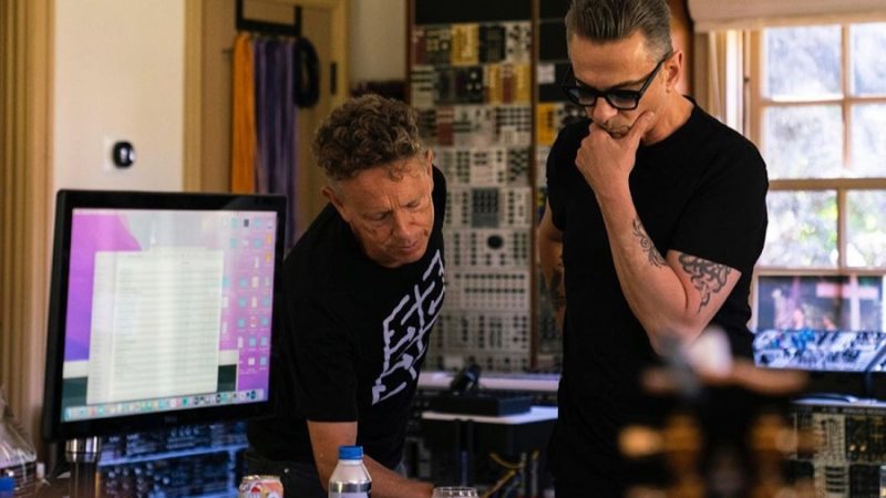 Depeche Mode se reúne no estúdio após morte de Andrew Fletcher