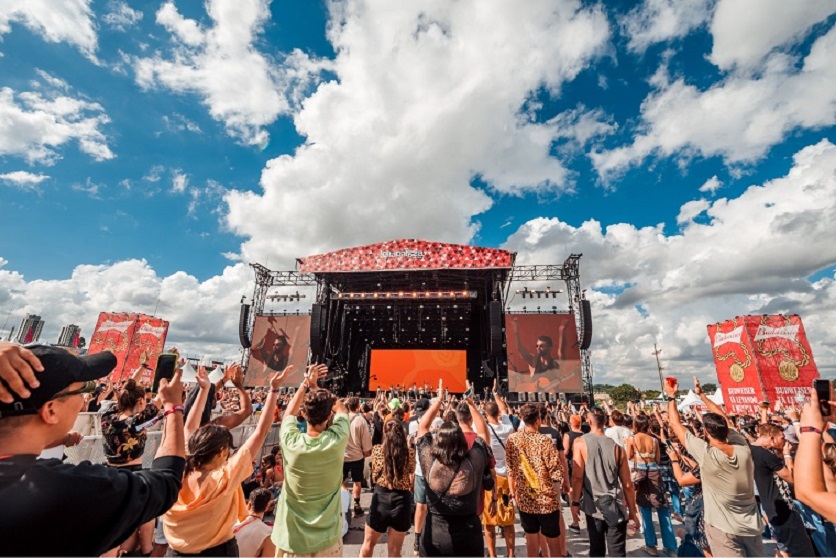 Lollapalooza Brasil 2023 inicia venda de ingressos para o público em geral