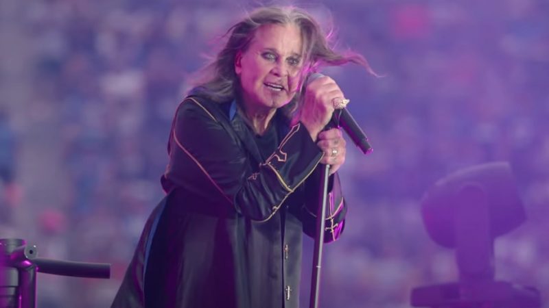 Ozzy Osbourne divulga vídeo de sua performance no show do intervalo da NFL