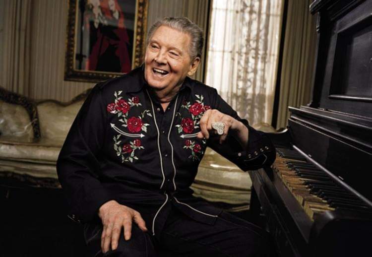 Jerry Lee Lewis, pioneiro do rock, morre aos 87 anos