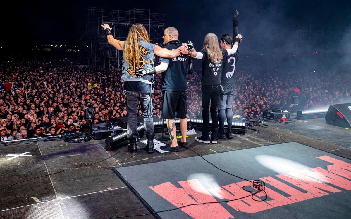 Pantera realiza primeiro show de reunião no México