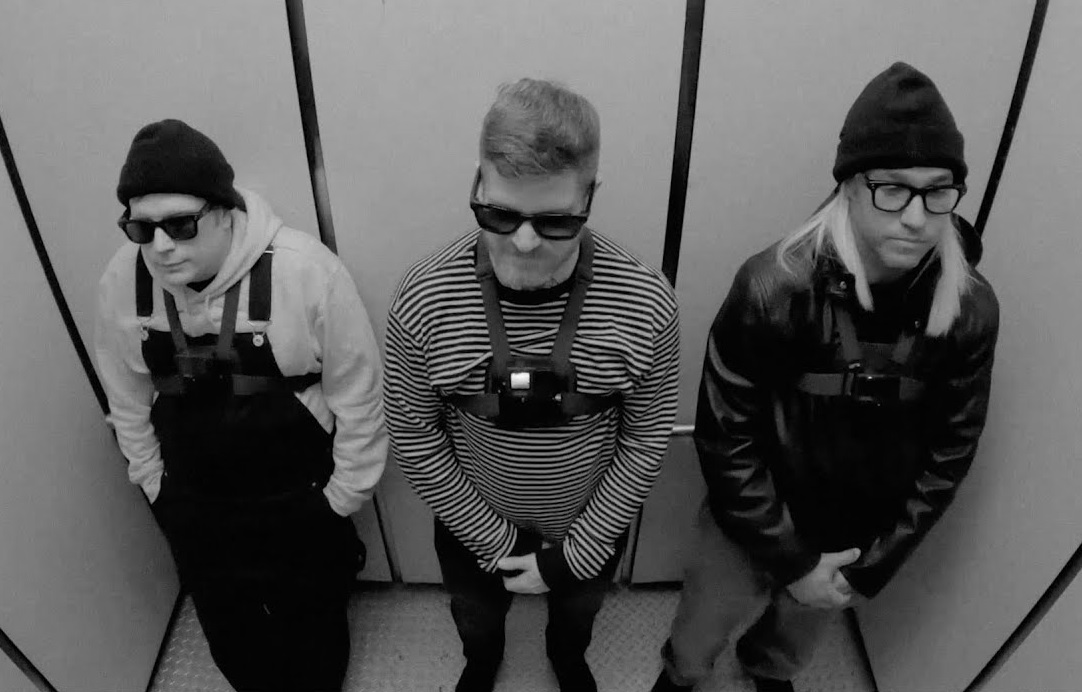Fall Out Boy lança clipe de ‘Heartbreak Feels So Good’ com Rivers Cuomo, do Weezer
