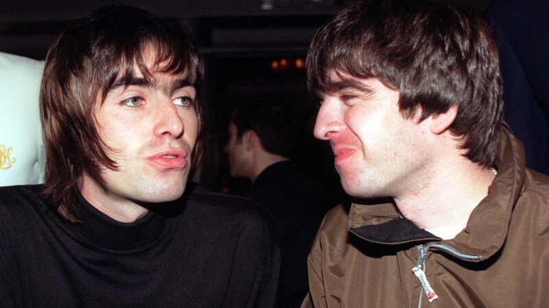 Liam Gallagher diz que Noel implorou por perdão em ligação