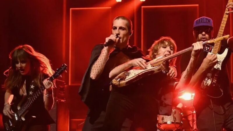 Måneskin e Tom Morello tocam 'Gossip' no 'The Tonight Show'; assista