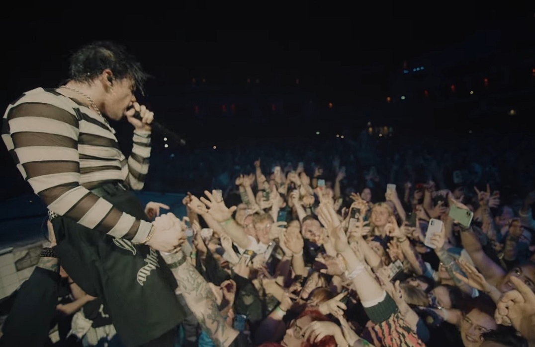 Yungblud divulga primeiro episódio da minissérie ‘The World Tour’; assista