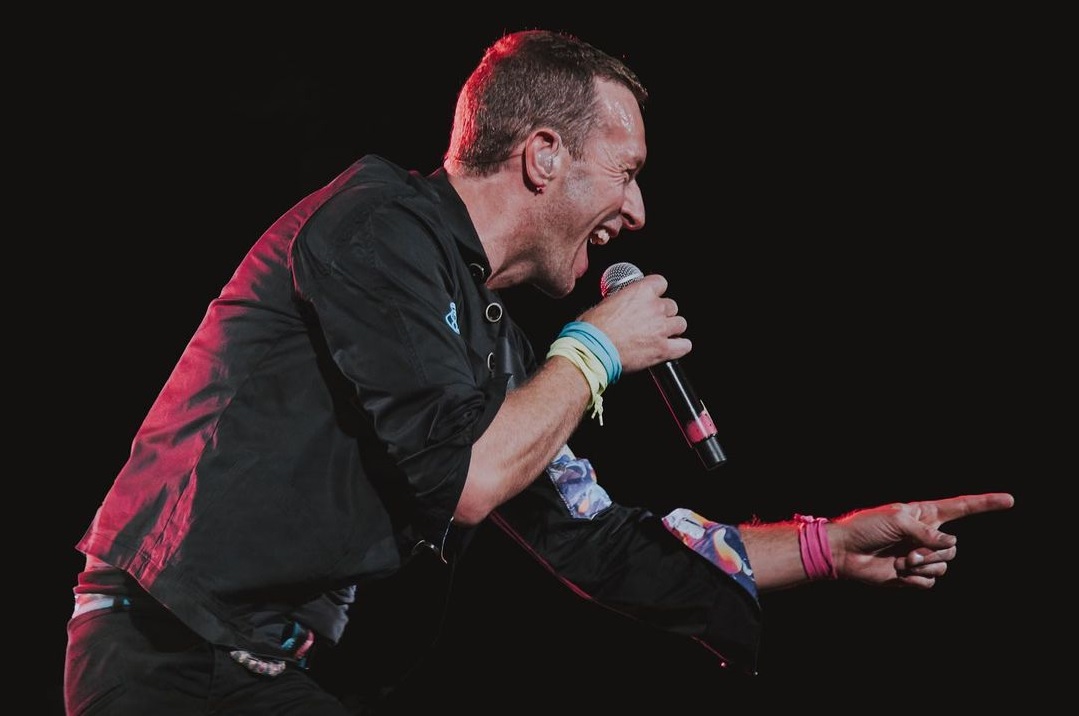 Coldplay proporciona espetáculo de luz e cores no Morumbi