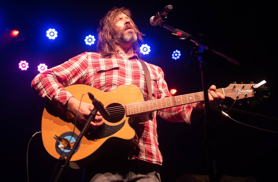 Evan Dando, do Lemonheads, anuncia show extra em São Paulo