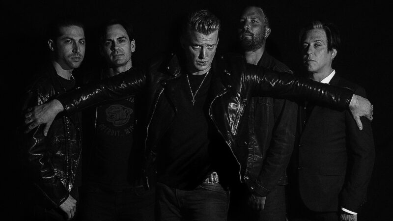 The Town anuncia Queens of The Stone Age e Pitty no dia do Foo Fighters
