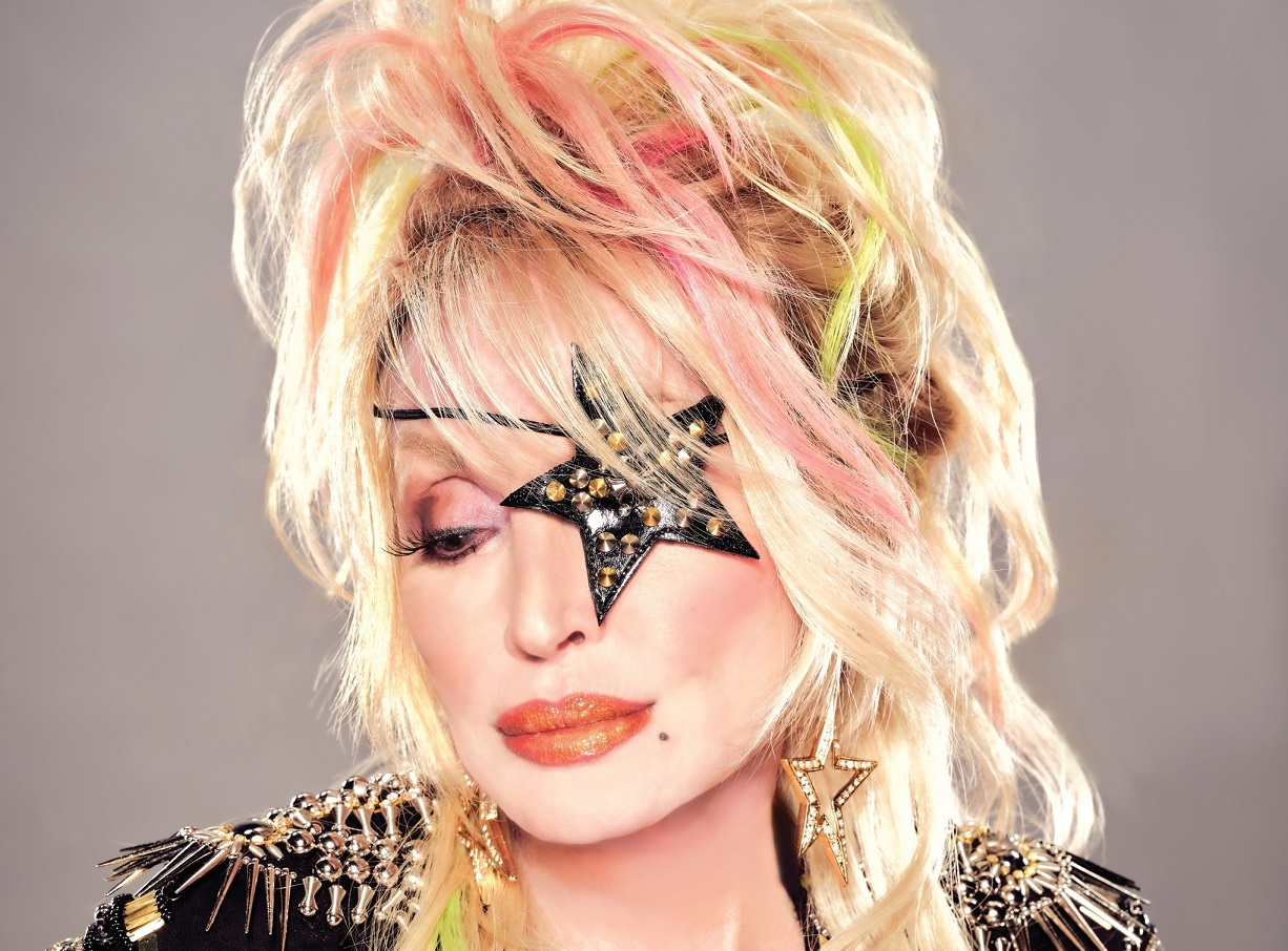 Dolly Parton revela lista de estrelas para primeiro álbum de rock