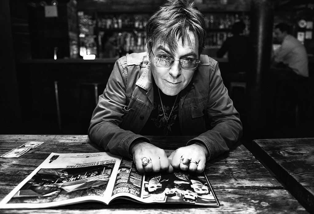 Andy Rourke, baixista do The Smiths, morre aos 59 anos