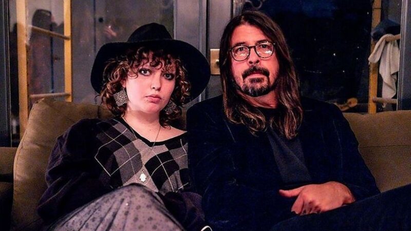 Foo Fighters lança 'Show Me How' com participação da filha de Dave Grohl