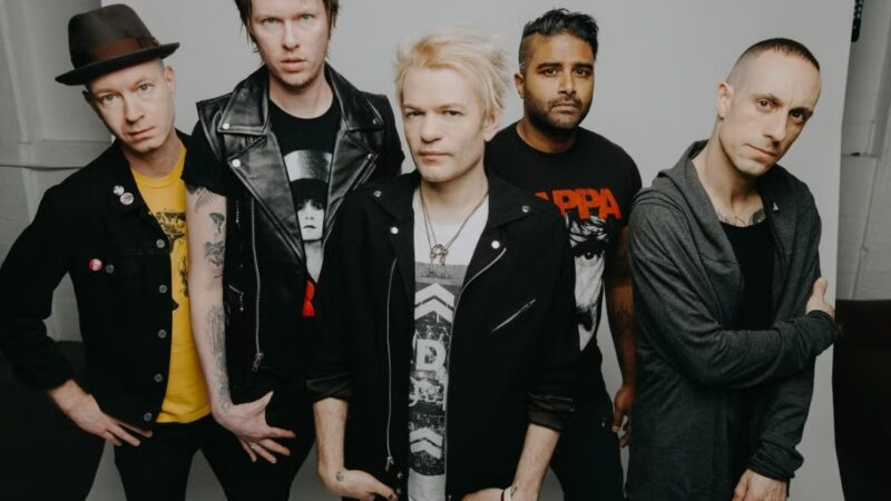 Sum 41 anuncia fim da banda com turnê mundial de despedida