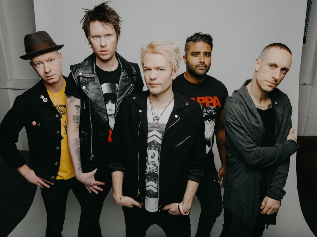 Sum 41 anuncia fim da banda com turnê mundial de despedida