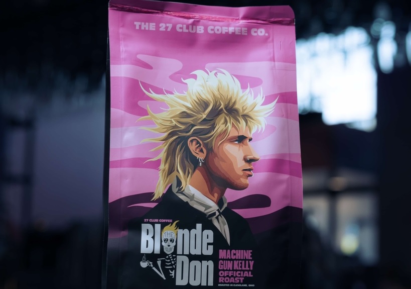 Machine Gun Kelly anuncia seu novo café Blonde Dom