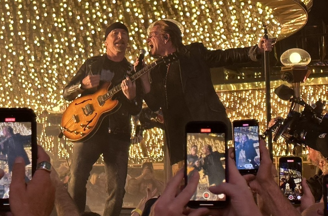 U2 toca a inédita ‘Atomic City’ em show surpresa em Las Vegas