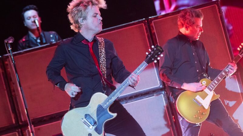 Green Day toca a inédita 'Look Ma, No Brains!' em festival