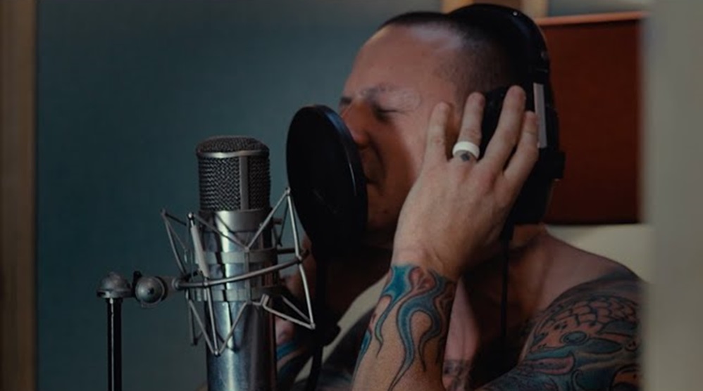 Linkin Park lança ‘Friendly Fire’ com vocais de Chester Bennington; assista clipe