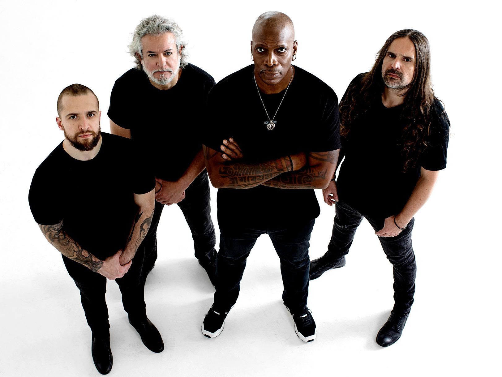 Eloy Casagrande deixa Sepultura e Greyson Nekrutman (Suicidal Tendencies) assume as baquetas