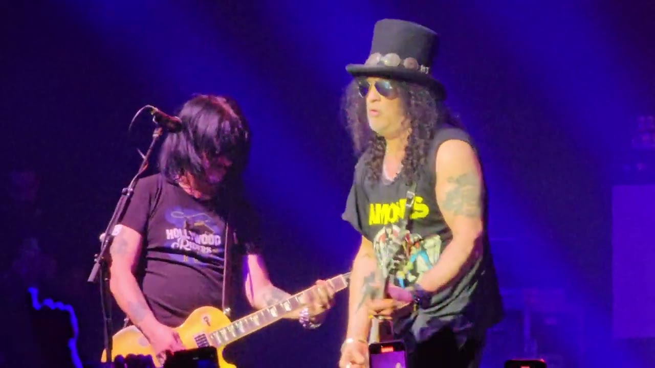 Guns N’ Roses: Slash toca ‘Nightrain’ com Gilby Clarke em show no Chile