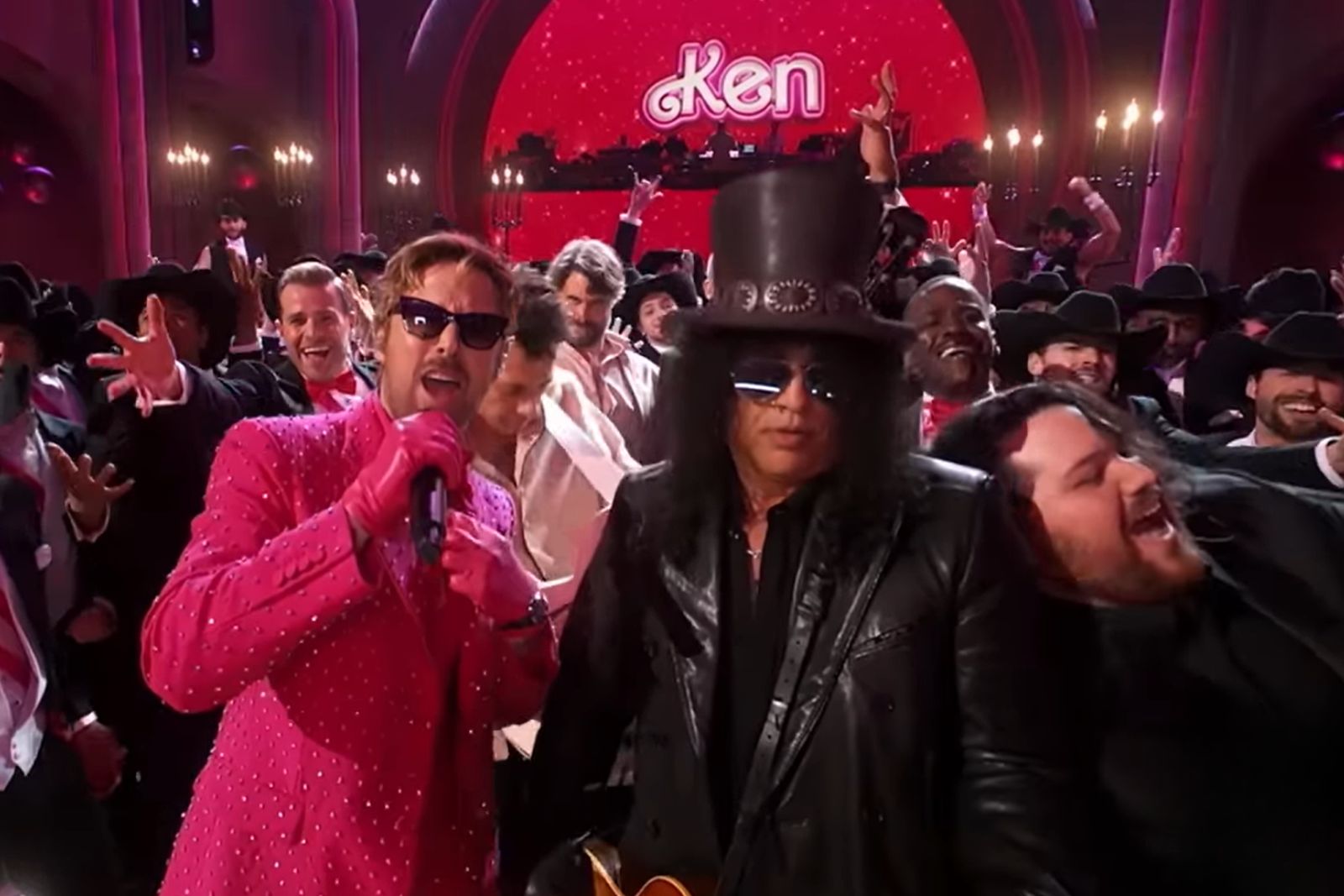 Oscar 2024: Ryan Gosling brilha em performance com Slash, Wolfgang Van Halen e Mark Ronson