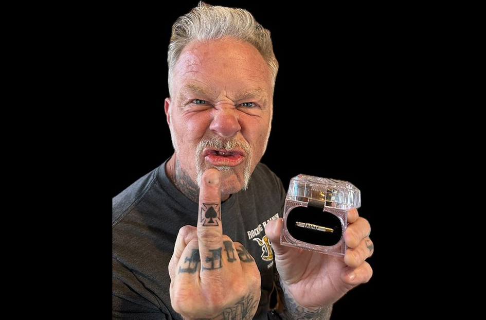 James Hetfield, do Metallica, faz nova tatuagem com cinzas de Lemmy Kilmister