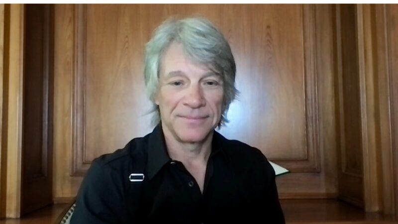 Jon Bon Jovi diz que buscou a verdade em documentário e espera voltar ao Brasil