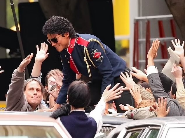 Michael Jackson: sobrinho de cantor surge em novas imagens de cinebiografia