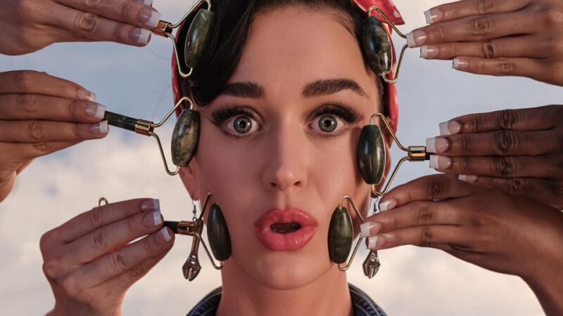 Katy Perry está de volta com o clipe da dançante 'Woman's World'