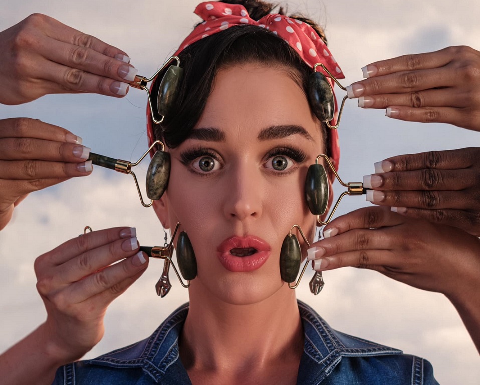 Katy Perry está de volta com o clipe da dançante ‘Woman’s World’