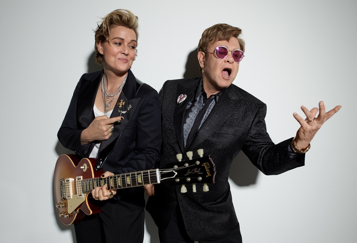 Elton John e Brandi Carlile anunciam álbum ‘Who Believes In Angels?’; ouça faixa-título