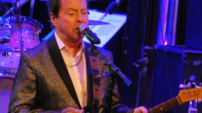Rick Derringer, icônico guitarrista, morre aos 77 anos