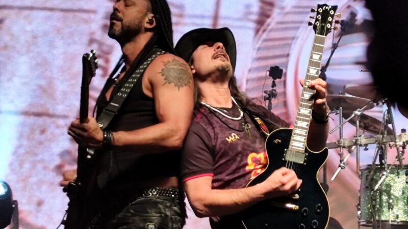 Angra encerra atividades com show memorável no Tokio Marine Hall