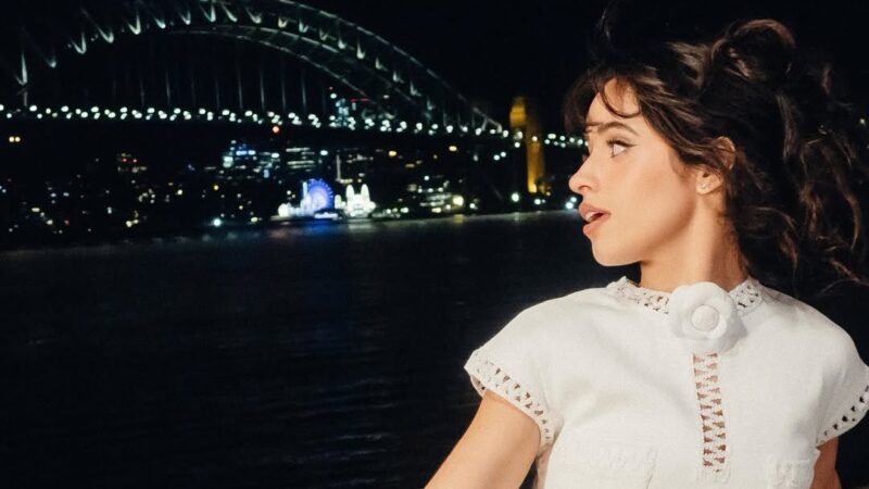 Camila Cabello canta 'Torn' de Natalie Imbruglia na Austrália