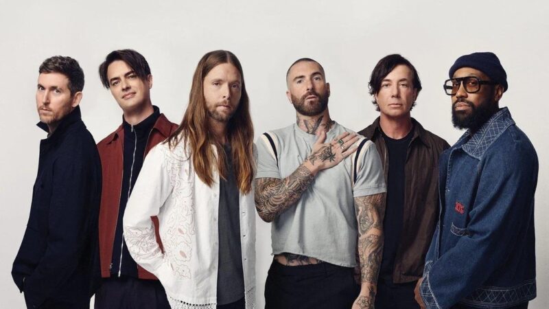 Maroon 5 anuncia show gratuito no Brasil em dezembro