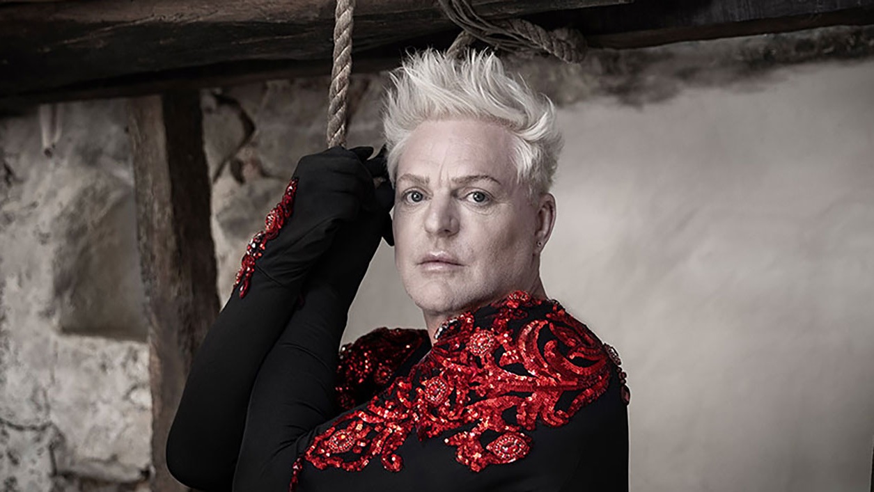 Andy Bell, voz do Erasure, retorna ao Brasil em janeiro