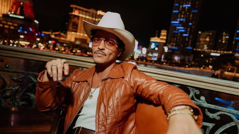 Bruno Mars anuncia novo álbum ‘The Romantic’