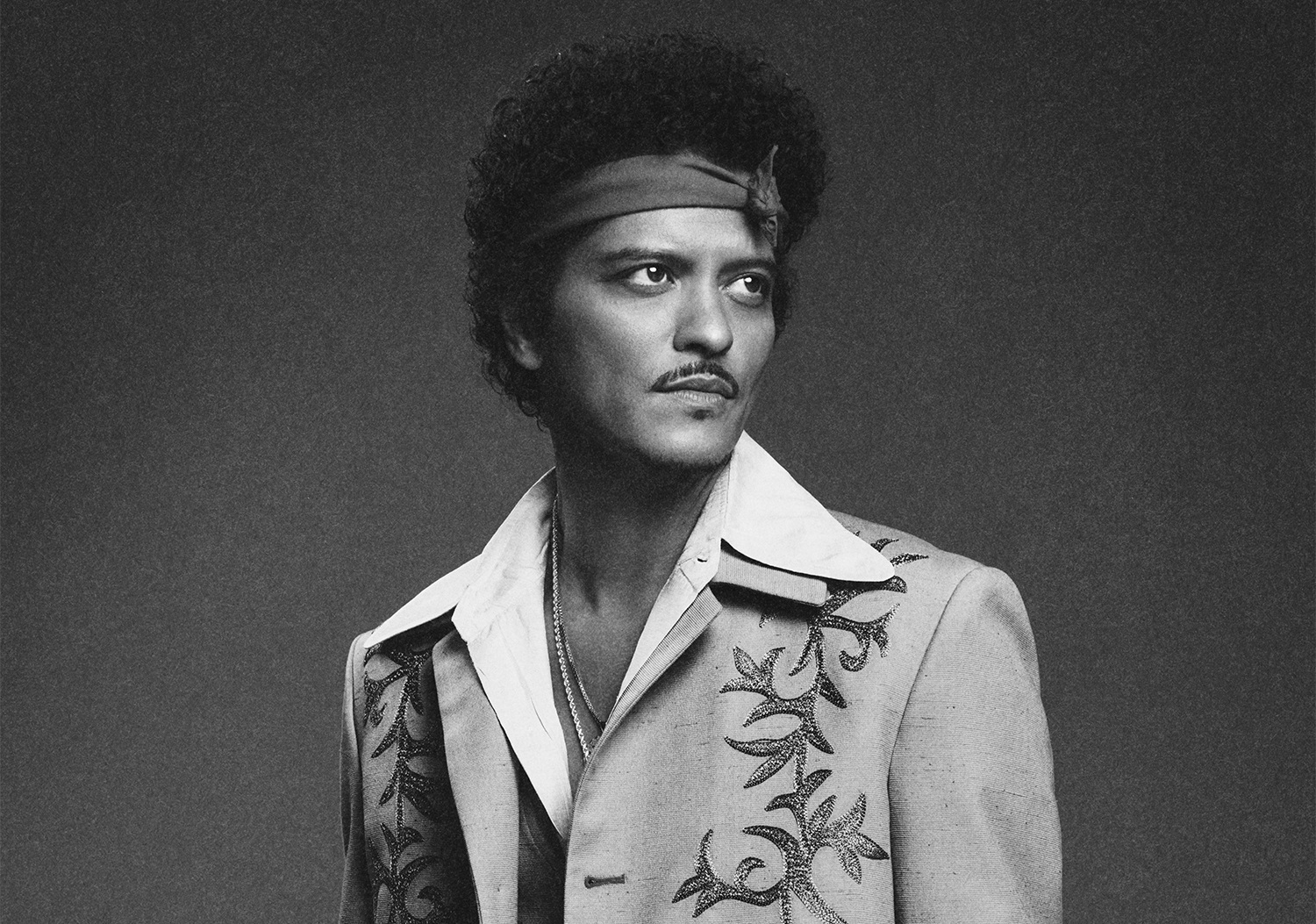 Bruno Mars lança novo álbum ‘The Romantic’