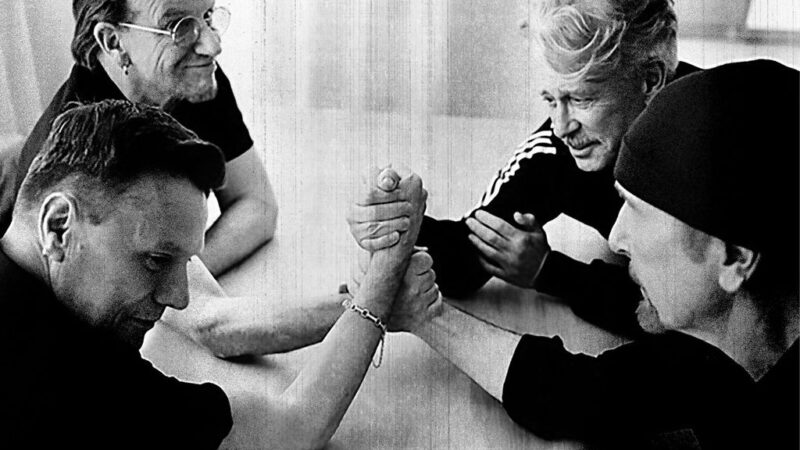 U2 lança novo EP 'Days Of Ash' e curta da faixa 'Yours Eternally'