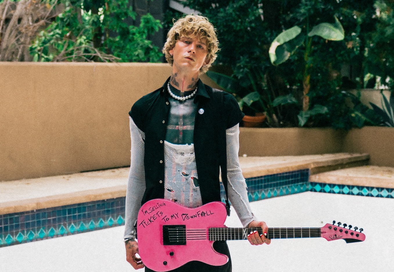 Rock in Rio 2026 anuncia Machine Gun Kelly, Rise Against, The Hives, Sepultura e mais