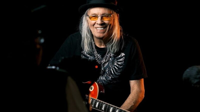 Guitarrista Luiz Carlini morre aos 73 anos