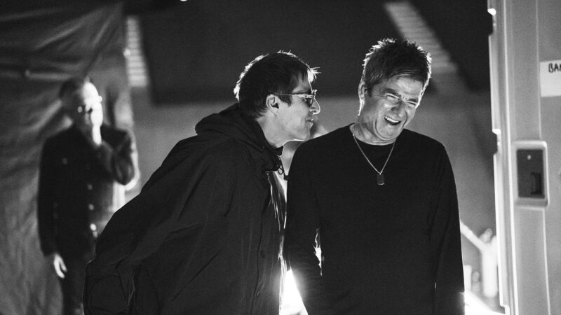 'Oasis: Don’t Look Back In Anger', filme sobre reunião do Oasis, ganha novo trailer